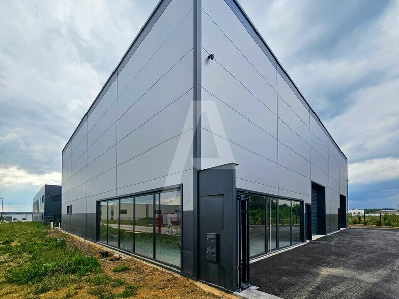 Industriel dans Arpajon à louer - Photo du bâtiment - Image 3 de 10