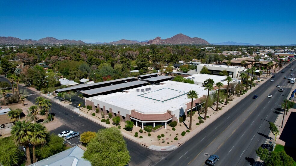 2602 E Thomas Rd, Phoenix, AZ à vendre - Photo du bâtiment - Image 2 de 5