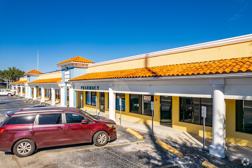 15511 N Florida Ave, Tampa, FL à louer - Photo du bâtiment - Image 2 de 5