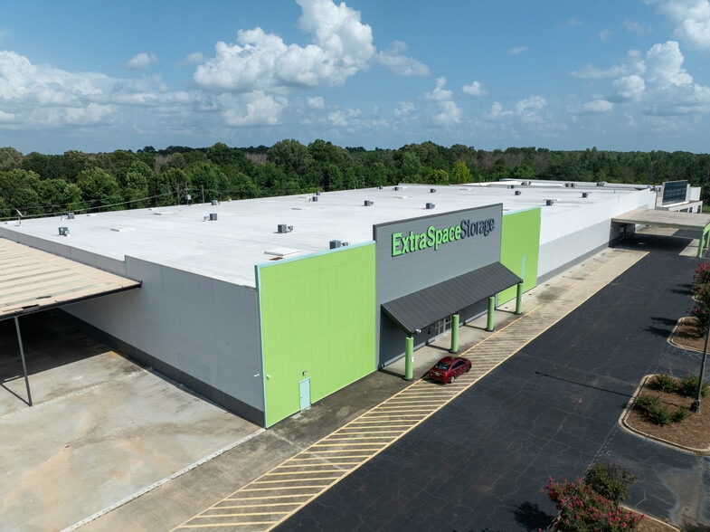 4704 Robinson Rd, Jackson, MS for sale - Building Photo - Image 2 of 12