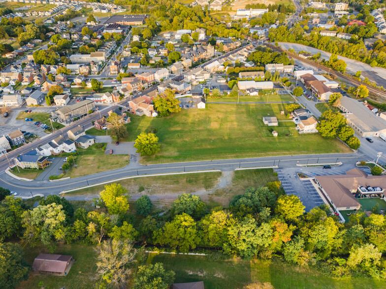 102 Lehigh Street, Macungie, PA for sale - Building Photo - Image 3 of 9