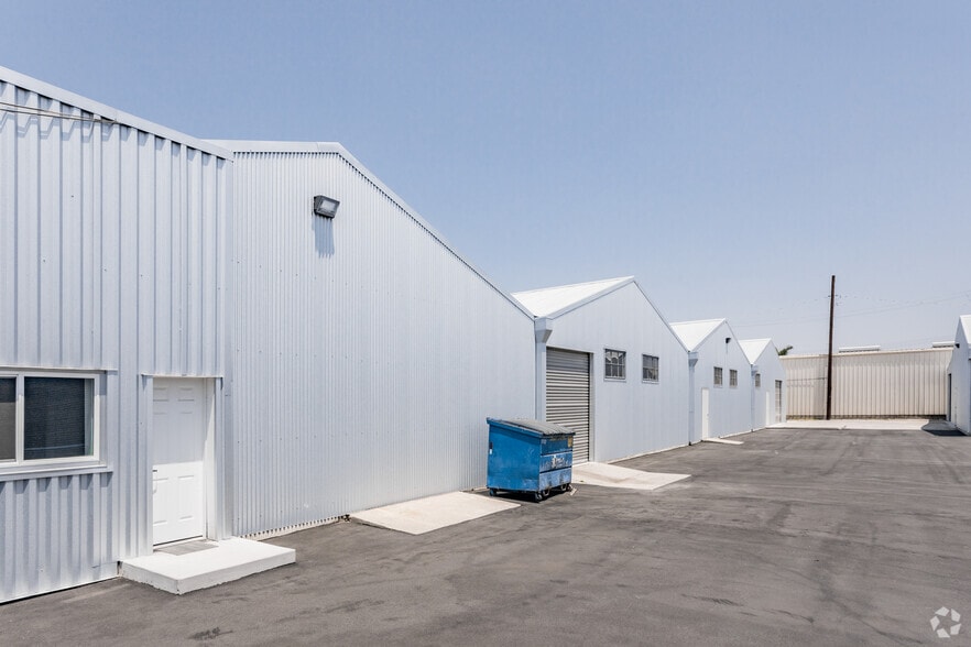 1040 N Olive St, Anaheim, CA for sale - Building Photo - Image 2 of 17