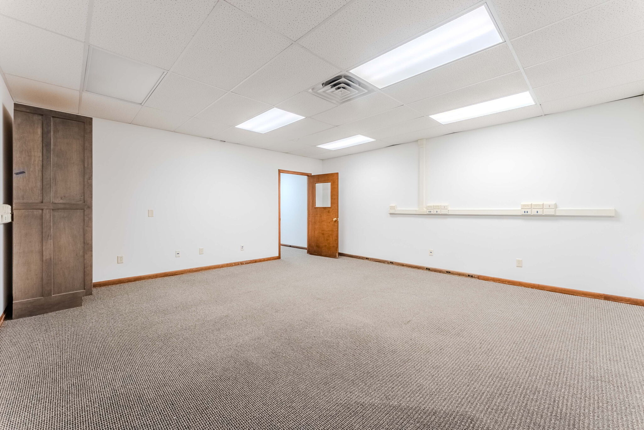 1372 Wabash St, Wabash, IN for lease Interior Photo- Image 1 of 9