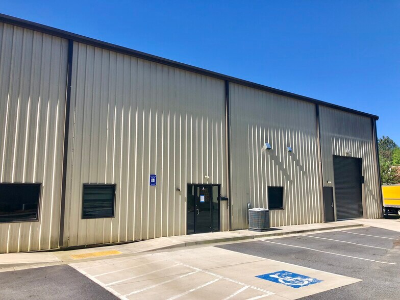 2382 Pro Tec Way, Loganville, GA à louer - Photo du bâtiment - Image 2 de 9