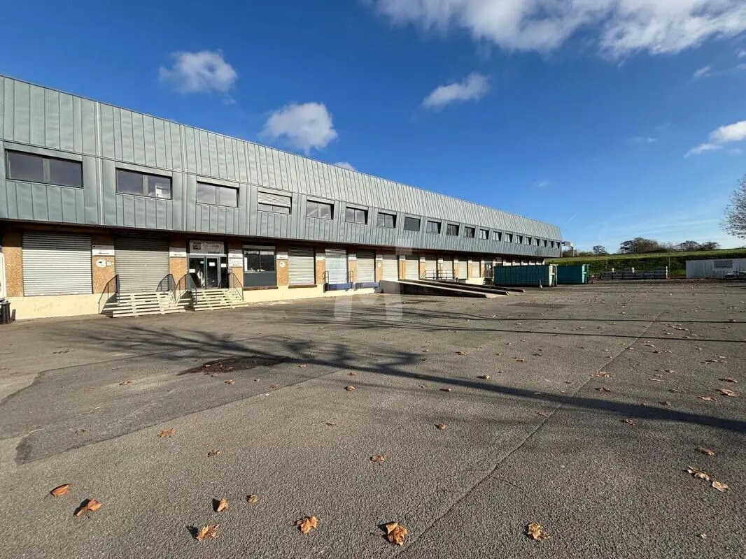 Flex dans Villejust à louer Photo du bâtiment- Image 1 de 10