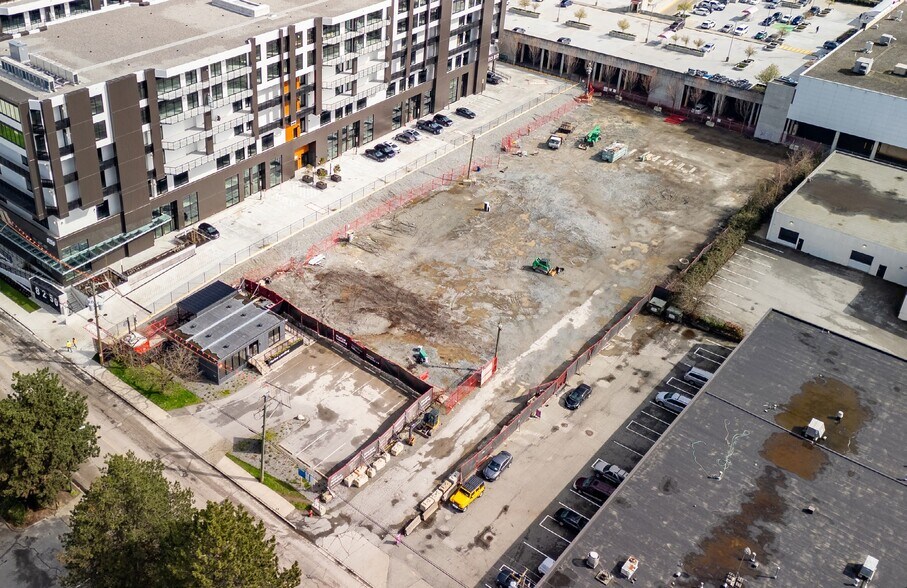 8252 Manitoba St, Vancouver, BC à louer - Photo du bâtiment - Image 2 de 3