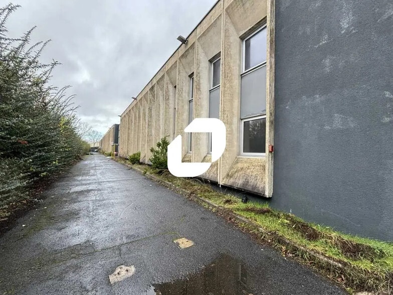 Office in Évry-Courcouronnes for lease - Building Photo - Image 3 of 11