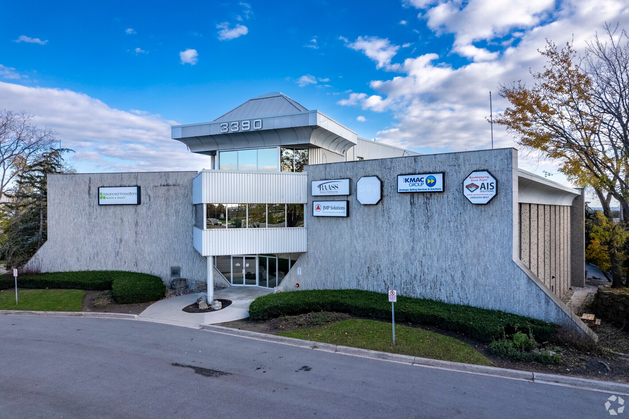 3390 S Service Rd, Burlington, ON à louer Photo principale- Image 1 de 6