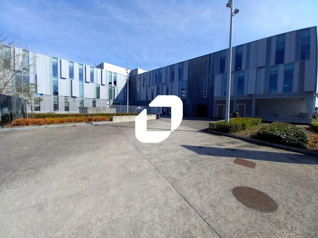 Rue Jean Walter, Lille for lease Building Photo- Image 1 of 11