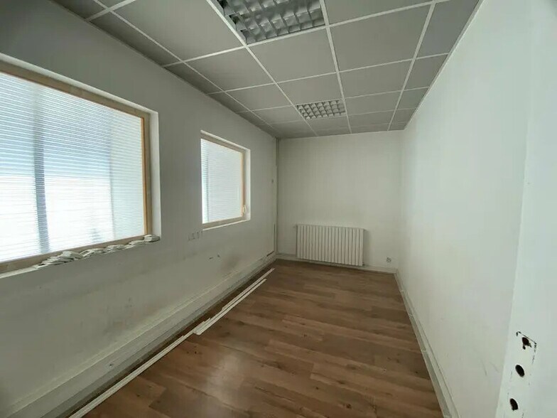 Bureau dans Rillieux-la-Pape à louer - Photo intérieure - Image 3 de 8