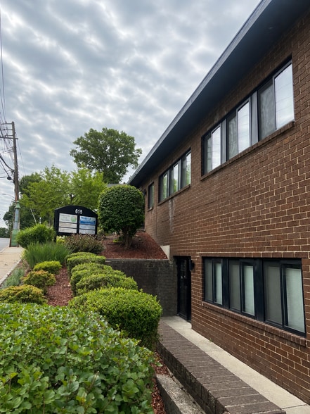 615 Broadway, Hastings-on-Hudson, NY for lease - Building Photo - Image 3 of 6