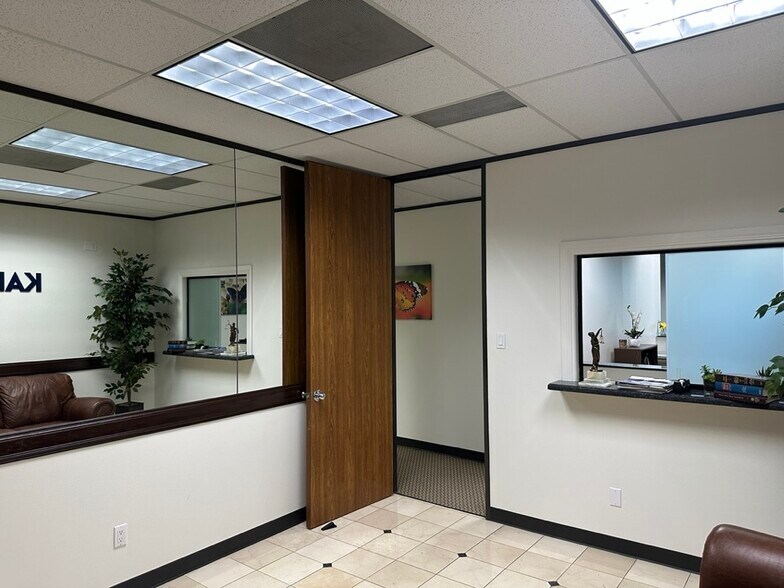 801 W Nolana Ave, McAllen, TX à louer - Photo intérieure - Image 2 de 9