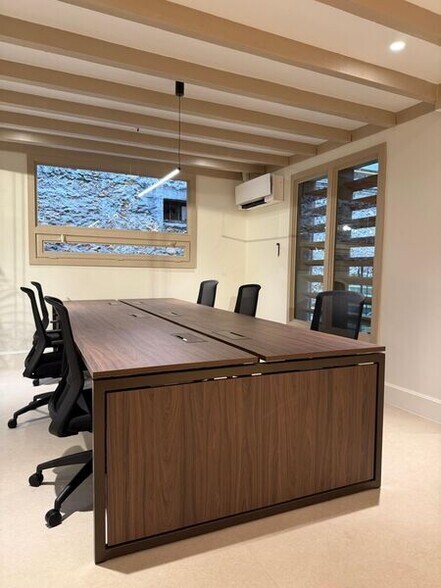 12 Rue Nollet, Paris for sale - Interior Photo - Image 3 of 11