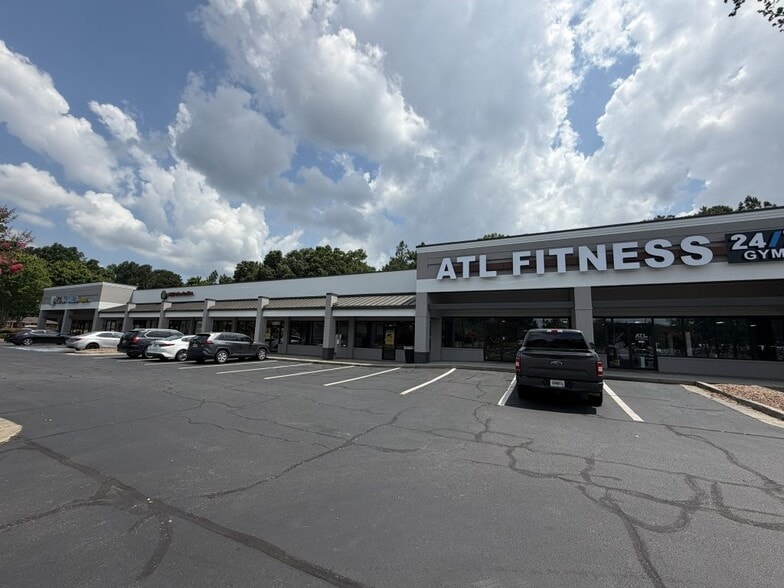 6050 Singleton Rd, Norcross, GA for lease - Building Photo - Image 3 of 14