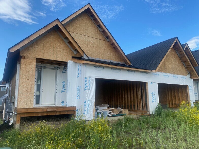 100 Scarlett Ranch blvd, Carstairs, AB à vendre - Photo du bâtiment - Image 2 de 10