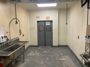 15552-15554 Producer Ln, Huntington Beach, CA for lease Interior Photo- Image 1 of 5