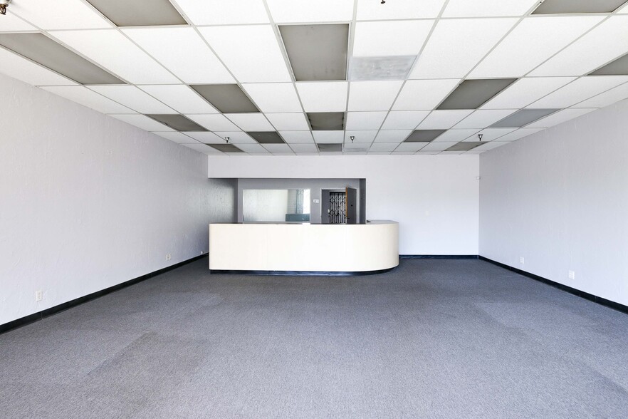 1011-1045 N Azusa Ave, Covina, CA for lease - Building Photo - Image 3 of 4