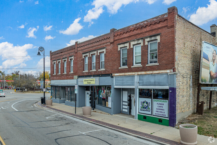 102 7th St, Rockford, IL for sale - Primary Photo - Image 1 of 10