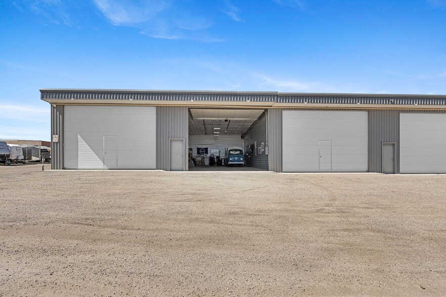 14200 E Otero Ave, Englewood, CO for sale - Primary Photo - Image 1 of 20