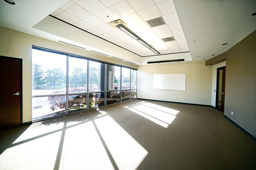 4616 W Howard Ln, Austin, TX à louer - Photo intérieure - Image 3 de 13