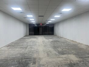 7650 I-35 E, Corinth, TX for lease Interior Photo- Image 2 of 2