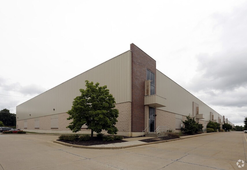 600-650 Pencader Dr, Newark, DE à louer - Photo du bâtiment - Image 2 de 2