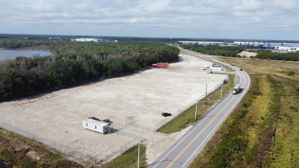 698 Imeson Park Blvd, Jacksonville, FL à louer - Photo du bâtiment - Image 2 de 3