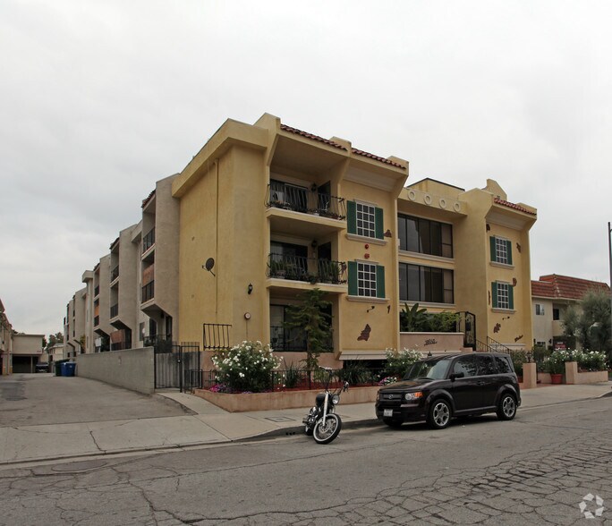 18550 Vincennes St, Northridge, CA for sale - Primary Photo - Image 1 of 2