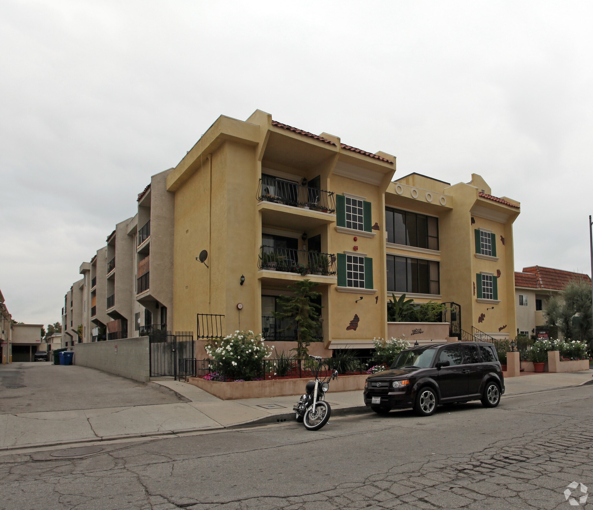 18550 Vincennes St, Northridge, CA for sale Primary Photo- Image 1 of 3