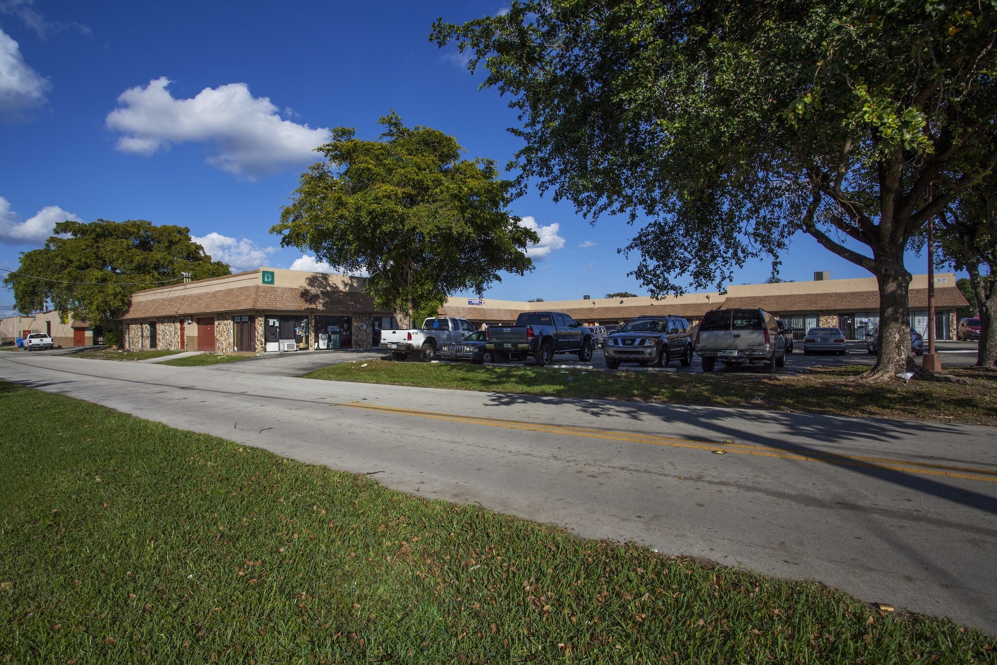 3400 NE 2nd Ave, Fort Lauderdale, FL à louer Photo du bâtiment- Image 1 de 6