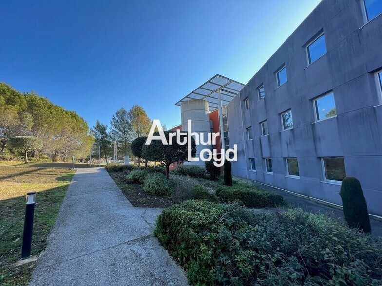 Office in Valbonne for sale - Building Photo - Image 2 of 4