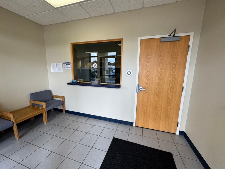 620 W Edison Rd, Mishawaka, IN à louer - Photo du bâtiment - Image 2 de 9