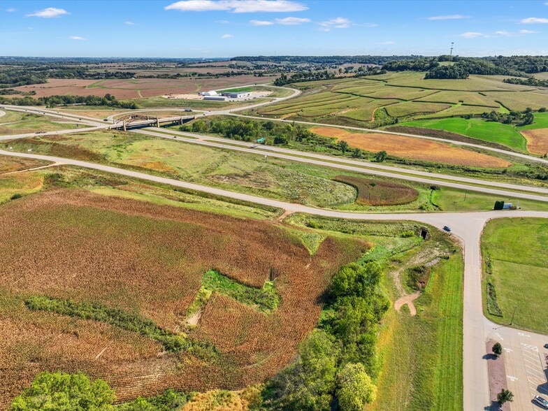 0 Silverwood Dr, Dubuque, IA for sale - Aerial - Image 3 of 7