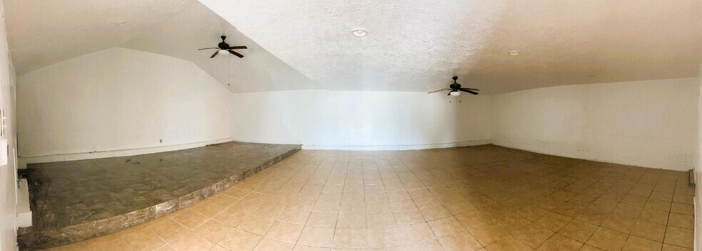 1545 Oak Tree Dr, Houston, TX à louer - Photo intérieure - Image 3 de 4