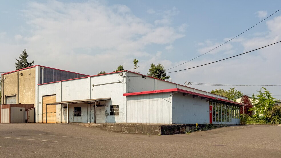 5440 NE Columbia Blvd, Portland, OR for sale - Building Photo - Image 2 of 7