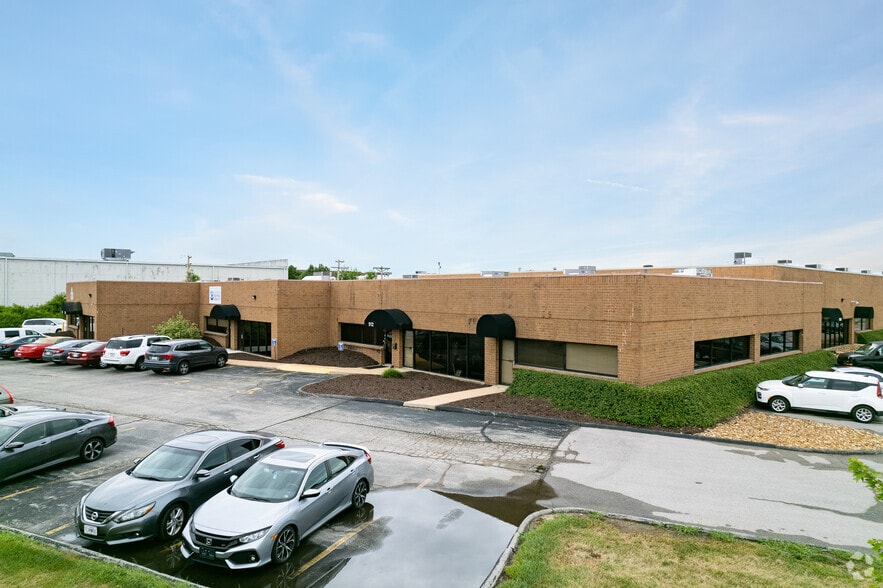 500-512 Rudder Rd, Fenton, MO à louer - Photo du bâtiment - Image 1 de 1