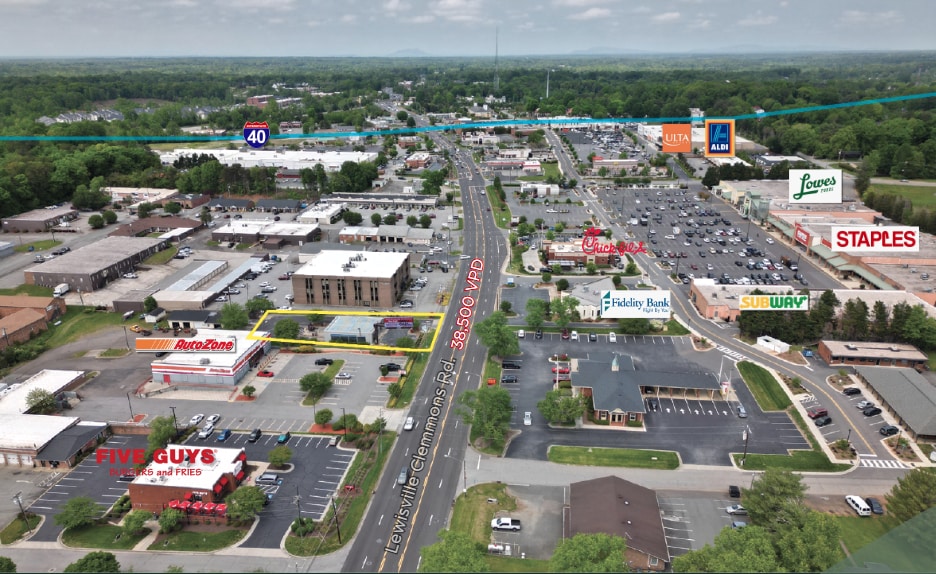 2558 Lewisville Clemmons Rd, Clemmons, NC à louer - Photo du bâtiment - Image 2 de 3