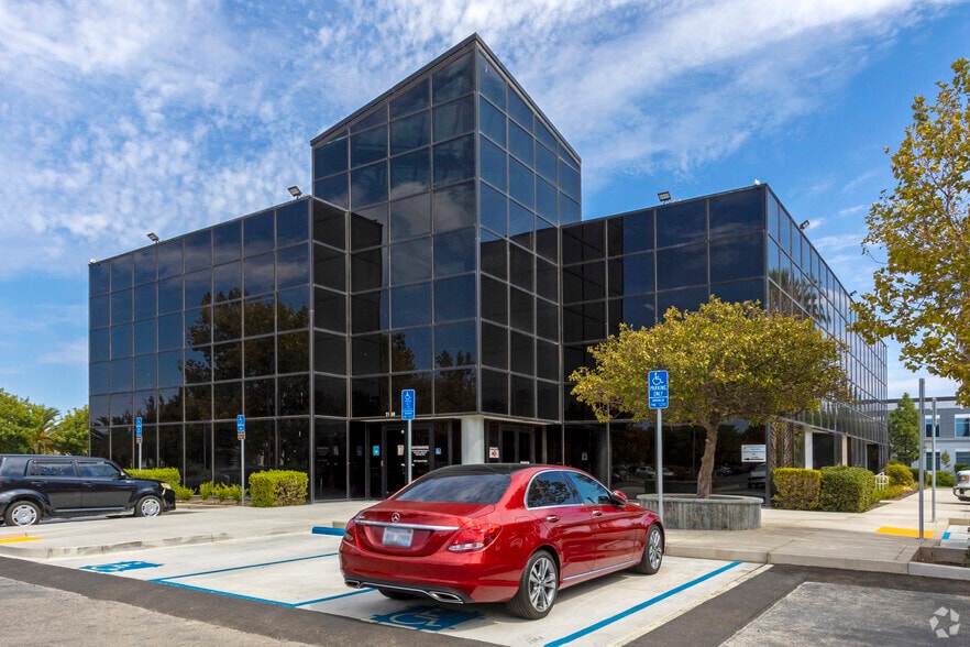 2180 W Grant Line Rd, Tracy, CA for lease - Building Photo - Image 1 of 6