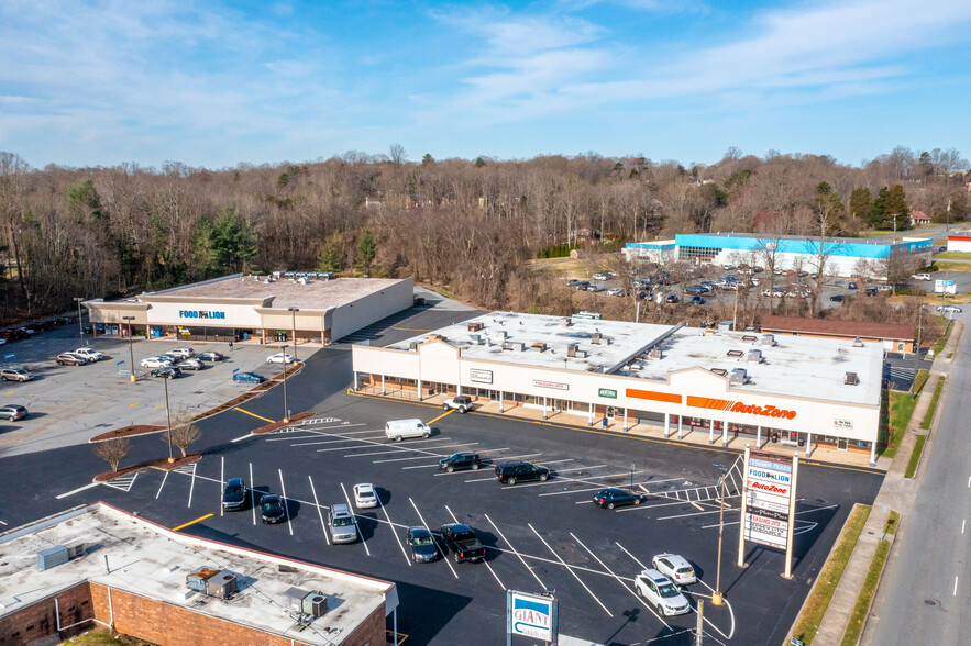 4812 Country Club Rd, Winston-Salem, NC for lease - Building Photo - Image 2 of 3