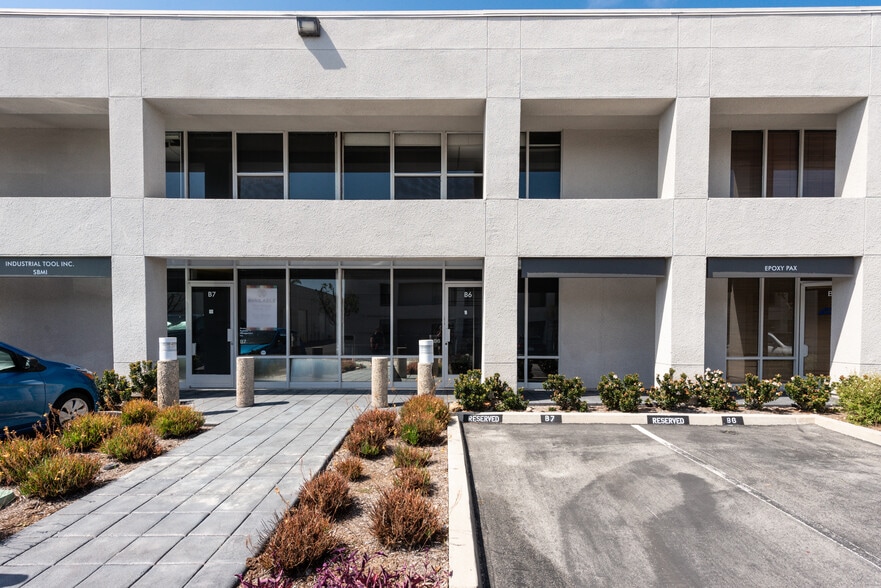 711 W 17th St, Costa Mesa, CA for sale - Building Photo - Image 3 of 4