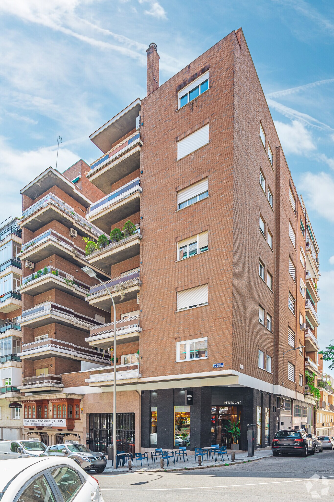 Calle de la Reina Mercedes, 12, Madrid, Madrid à vendre Photo du bâtiment- Image 1 de 4