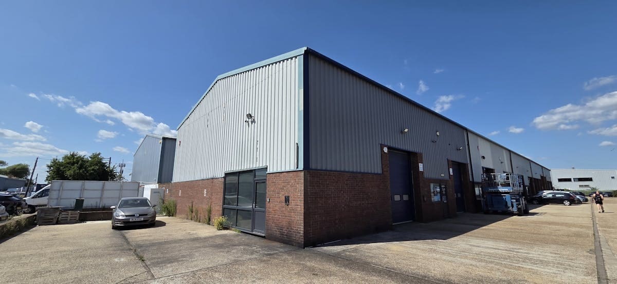 33 Eastbourne Rd, Westham for lease Building Photo- Image 1 of 6