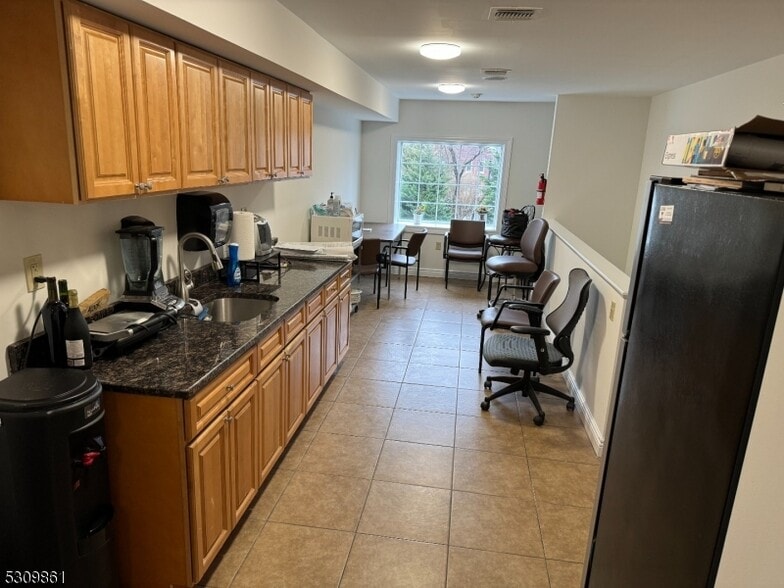 339 Passaic Ave, Nutley, NJ à louer - Photo du bâtiment - Image 2 de 2