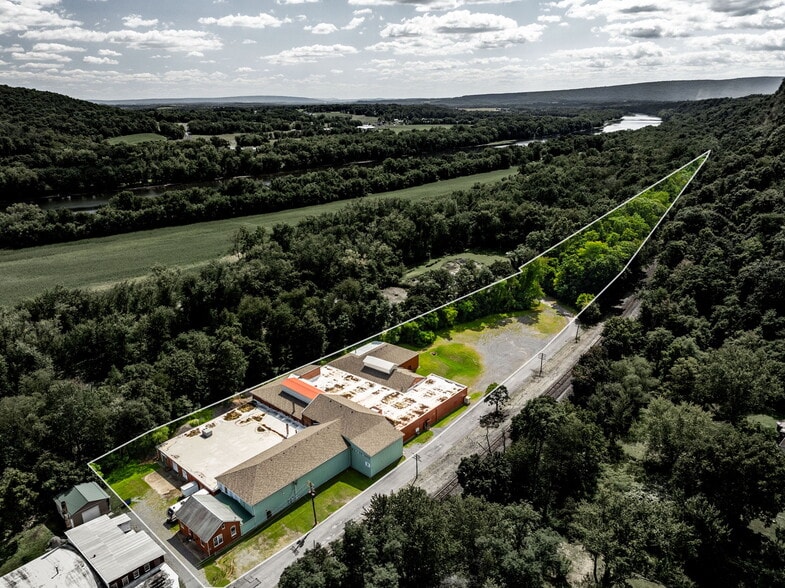 168-171 Bower Street Ext, Montgomery, PA à vendre - Photo principale - Image 1 de 15