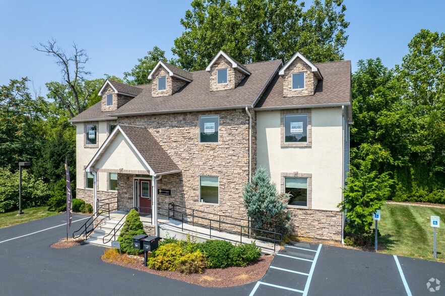 4295 W Tilghman St, Allentown, PA à louer - Photo du bâtiment - Image 2 de 5