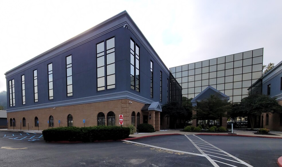 1600 Pennsylvania Ave, Charleston, WV for lease - Building Photo - Image 1 of 5