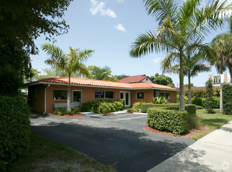 780 Seagate Ave, Naples, FL à vendre - Photo du bâtiment - Image 3 de 3