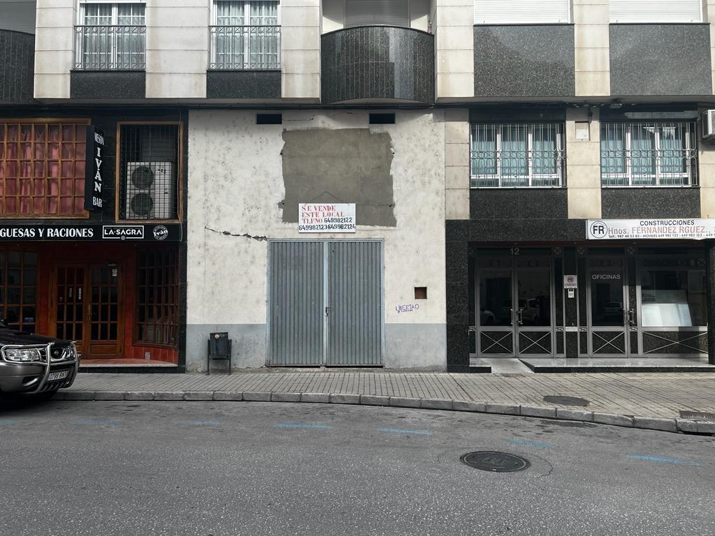 Retail in Ponferrada for sale Building Photo- Image 1 of 5