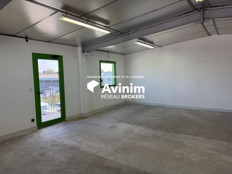 Flex in Irigny for lease - Building Photo - Image 2 of 4