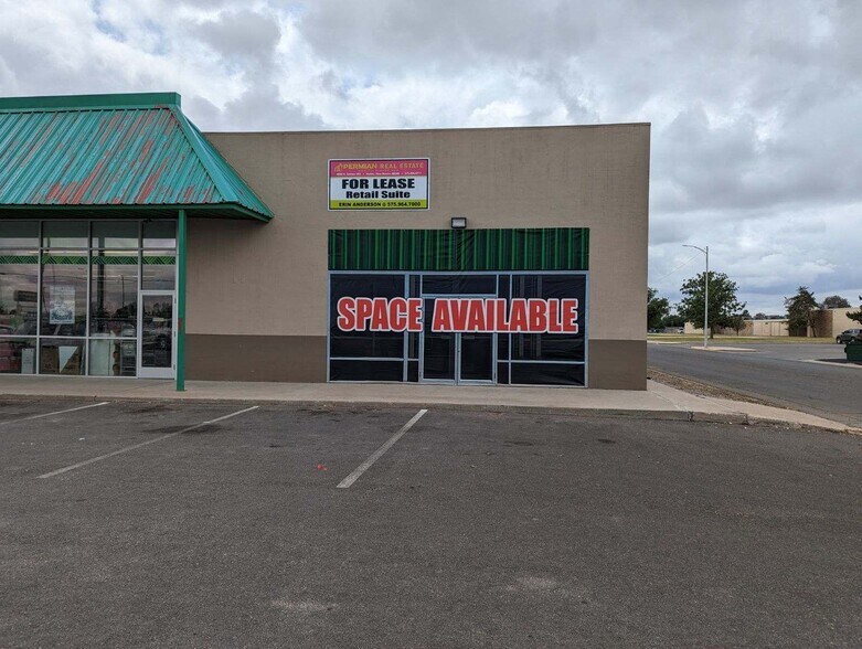 1011 W Avenue D, Lovington, NM à louer - Photo du bâtiment - Image 2 de 22